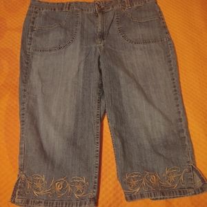 Gloria Vanderbilt Capris